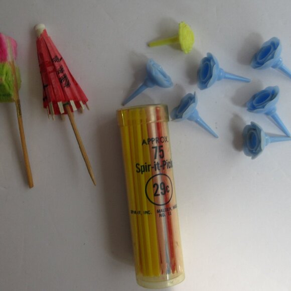 17 pc Christmas Cupcake Picks Santa Heads,  Soldiers, Candle Holders + Spir-It - Picture 15 of 15